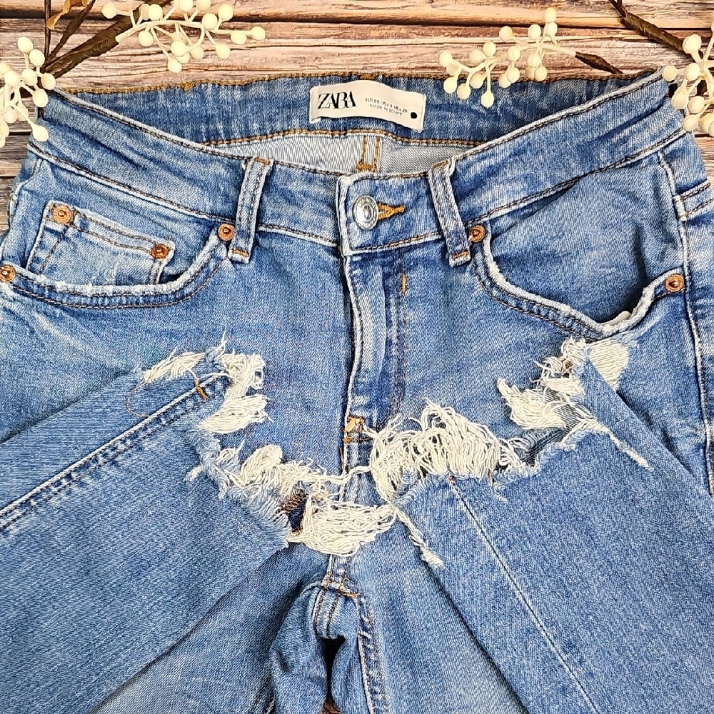 NEW ZARA PREMIUM DENIM COLLECTION DISTRESSED MID-RISE SKINNY ANKLE JEANS - Picture 1 of 10